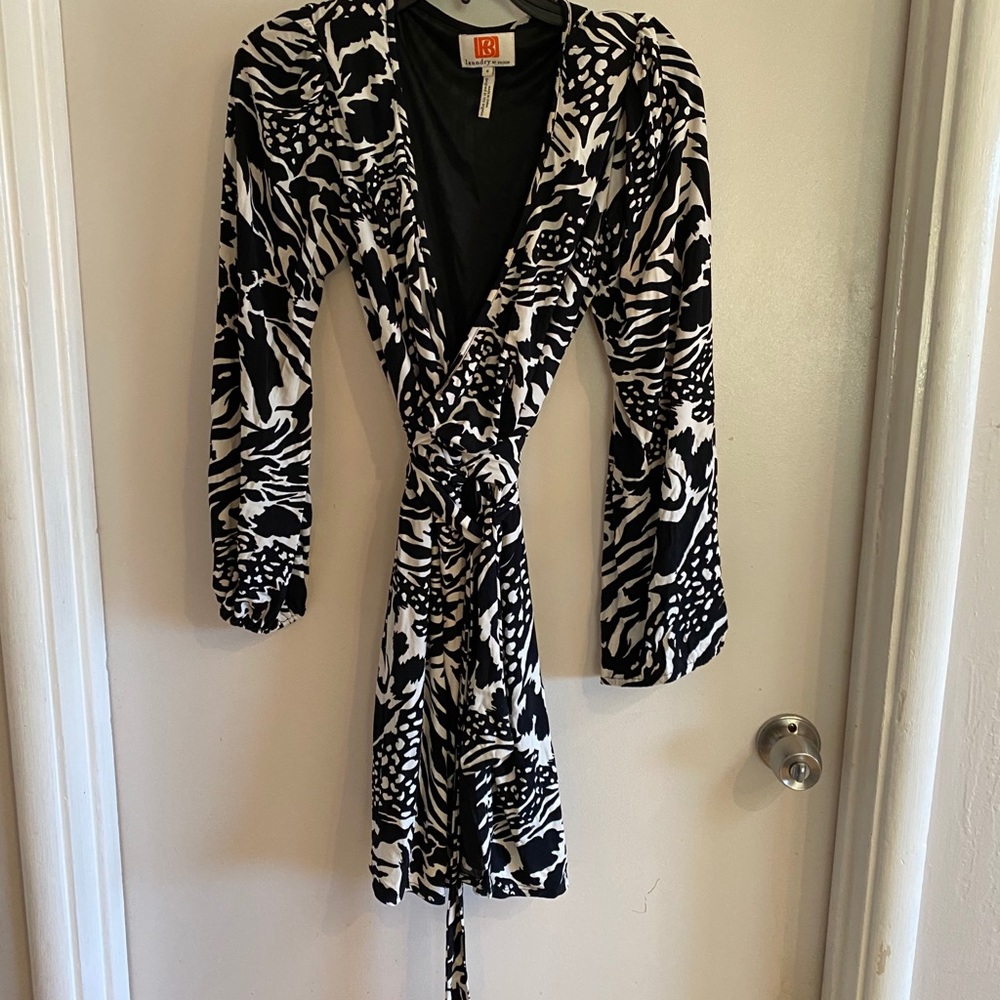 Dress - Picture 3 of 3